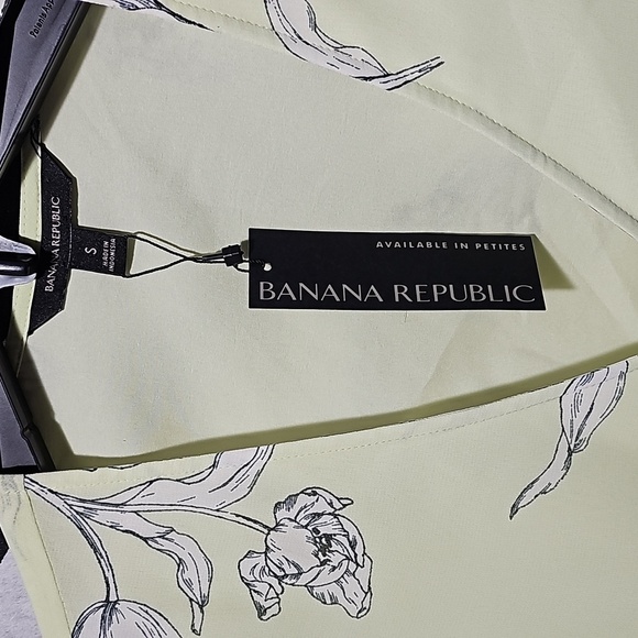 Banana Republic Short Sleeve Wrap Tie Top Blouse V Neck Size‎ Small NWT - Picture 4 of 9